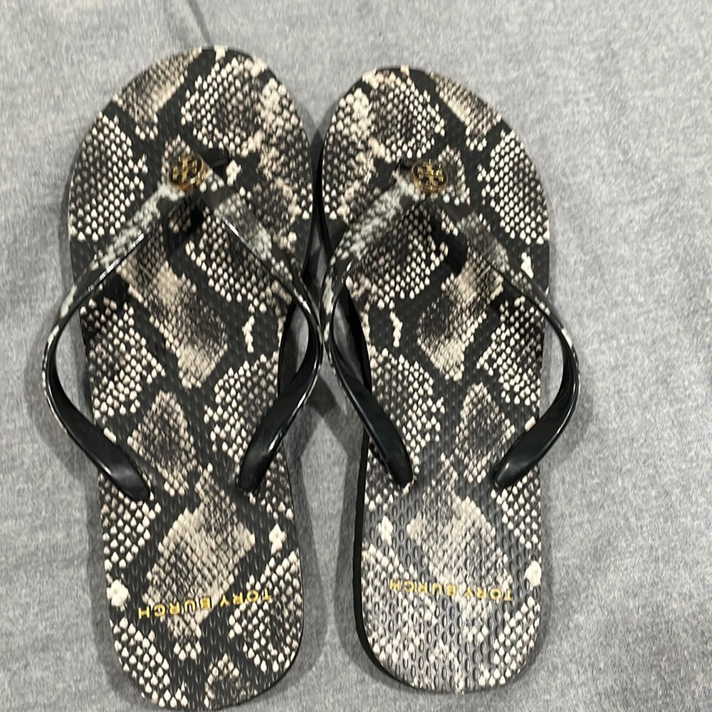 Size 6 Tory Burch flip flops